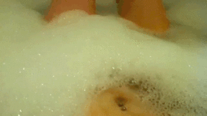www.laurenkiley.com - Belly In The Bath Tease  thumbnail